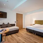 Apart Otel Gaestehaus Schneeberger 3*