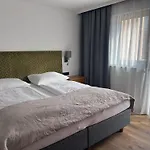 Gaestehaus Schneeberger Apart Otel
