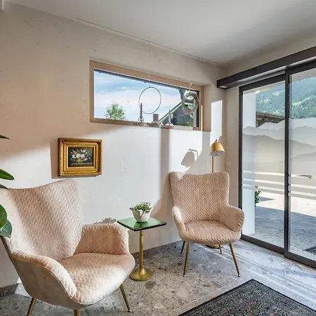 Gaestehaus Schneeberger Aparthotel Mayrhofen