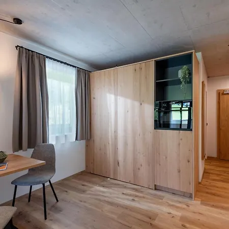 Gaestehaus Schneeberger Ξενοδοχείο με διαμερίσματα 3*