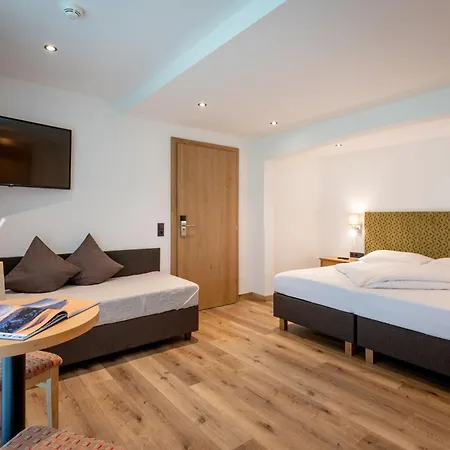 Aparthotel Gaestehaus Schneeberger 3*