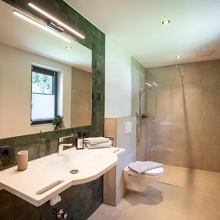 Gaestehaus Schneeberger Ξενοδοχείο με διαμερίσματα Mayrhofen