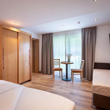 Lägenhetshotell Gaestehaus Schneeberger 3*
