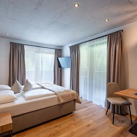 Gaestehaus Schneeberger Aparthotel 3*