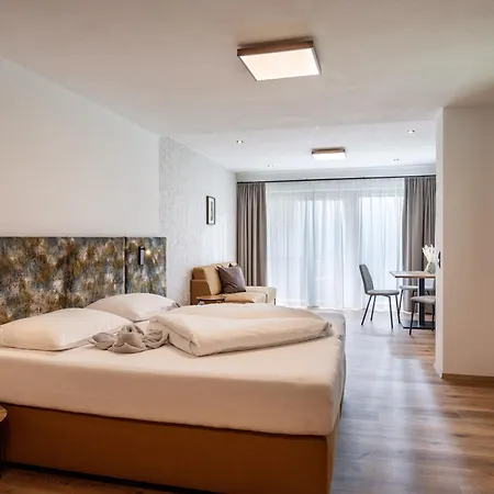 Gaestehaus Schneeberger Ξενοδοχείο με διαμερίσματα