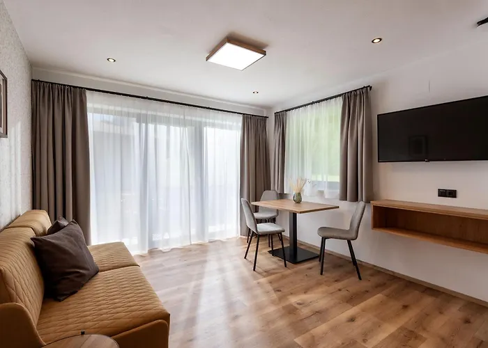 Gaestehaus Schneeberger Aparthotel Mayrhofen