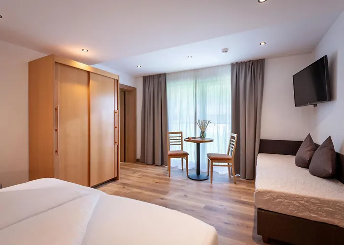 Aparthotel Gaestehaus Schneeberger 3*