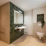 Gaestehaus Schneeberger Апарт-отель Майрхофен