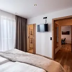 Апарт-отель Gaestehaus Schneeberger 3*