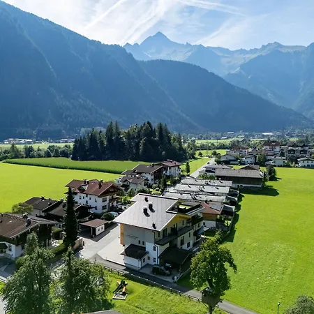 Gaestehaus Schneeberger Apartahotel 3*